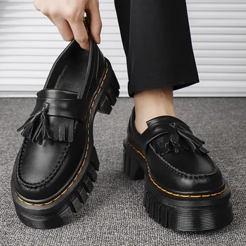 2023 Дизайнерская платформа Женщины с круглым носком и толстой подошвой Ленивая обувь Женская британская натуральная кожа Увеличение высоты Одинарная женская обувь