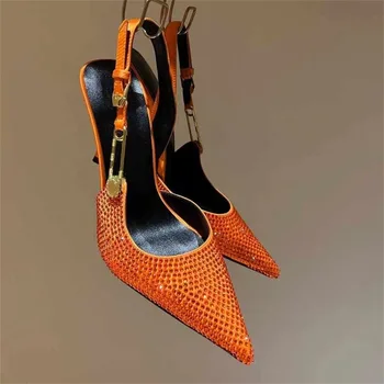 Оранжевые сандалии со стразами и острым носком Slingback Женские летние 2023 серебряные туфли на высоком каблуке с яркой кожей с золотой пряжкой для женщин